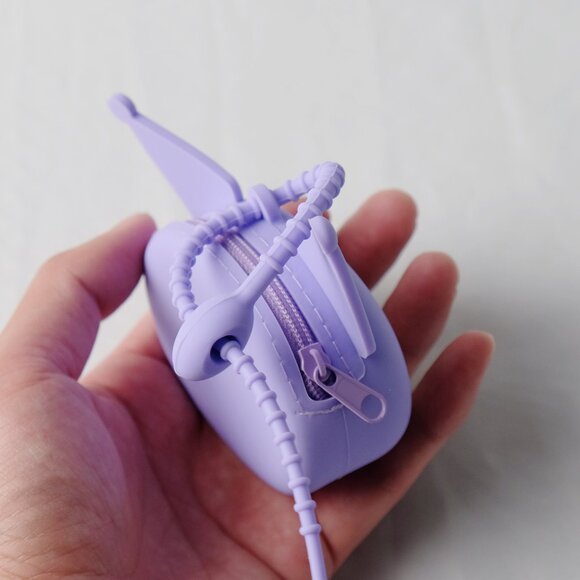 NWT Sanrio Kuromi Purple Silicone Coin Purse w/ Strap | Kawaii Gothic Style - Picture 4 of 5